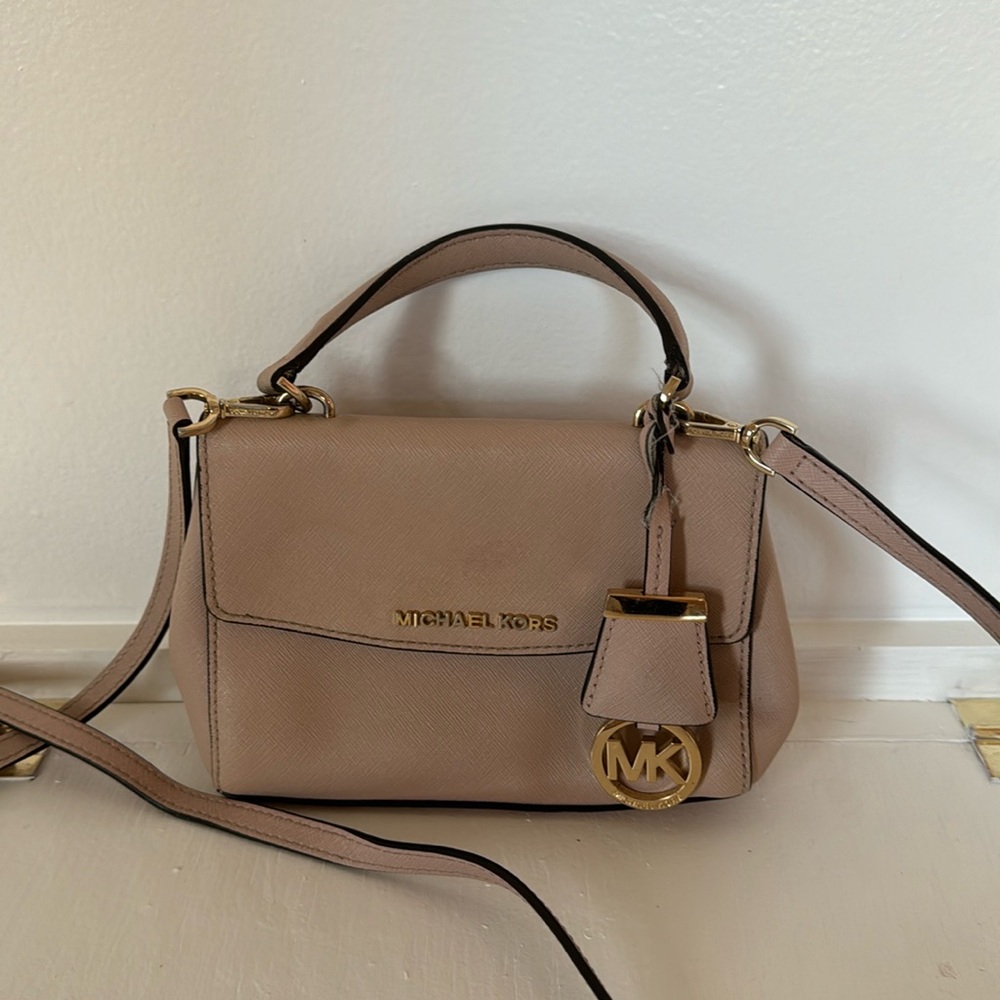 Light pink / beige Michael Kors purse